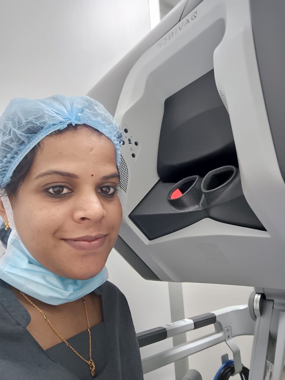 Dr. Soumya Soman MK at the Da Vinci robotic surgery console
